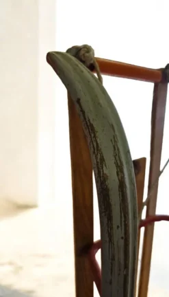Luge Traîneau vintage en bois et métal – esprit montagne