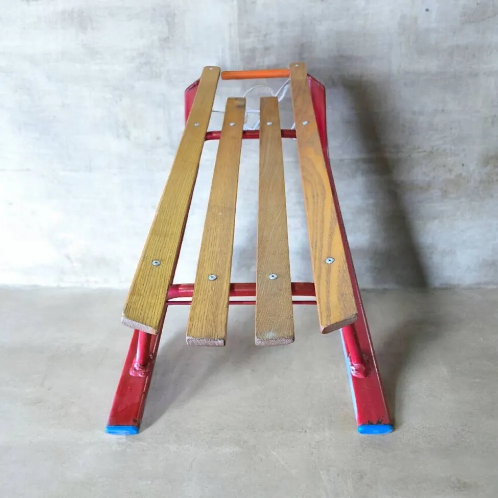 Luge Traîneau vintage en bois et métal – esprit montagne