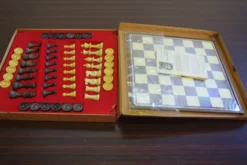 Made in Italy chessboard of the 1970s