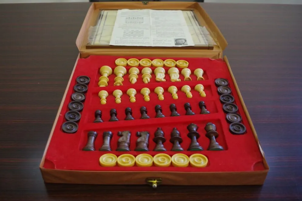 Made in Italy chessboard of the 1970s