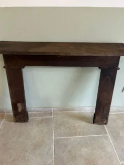 Manteau de cheminée en bois ancien