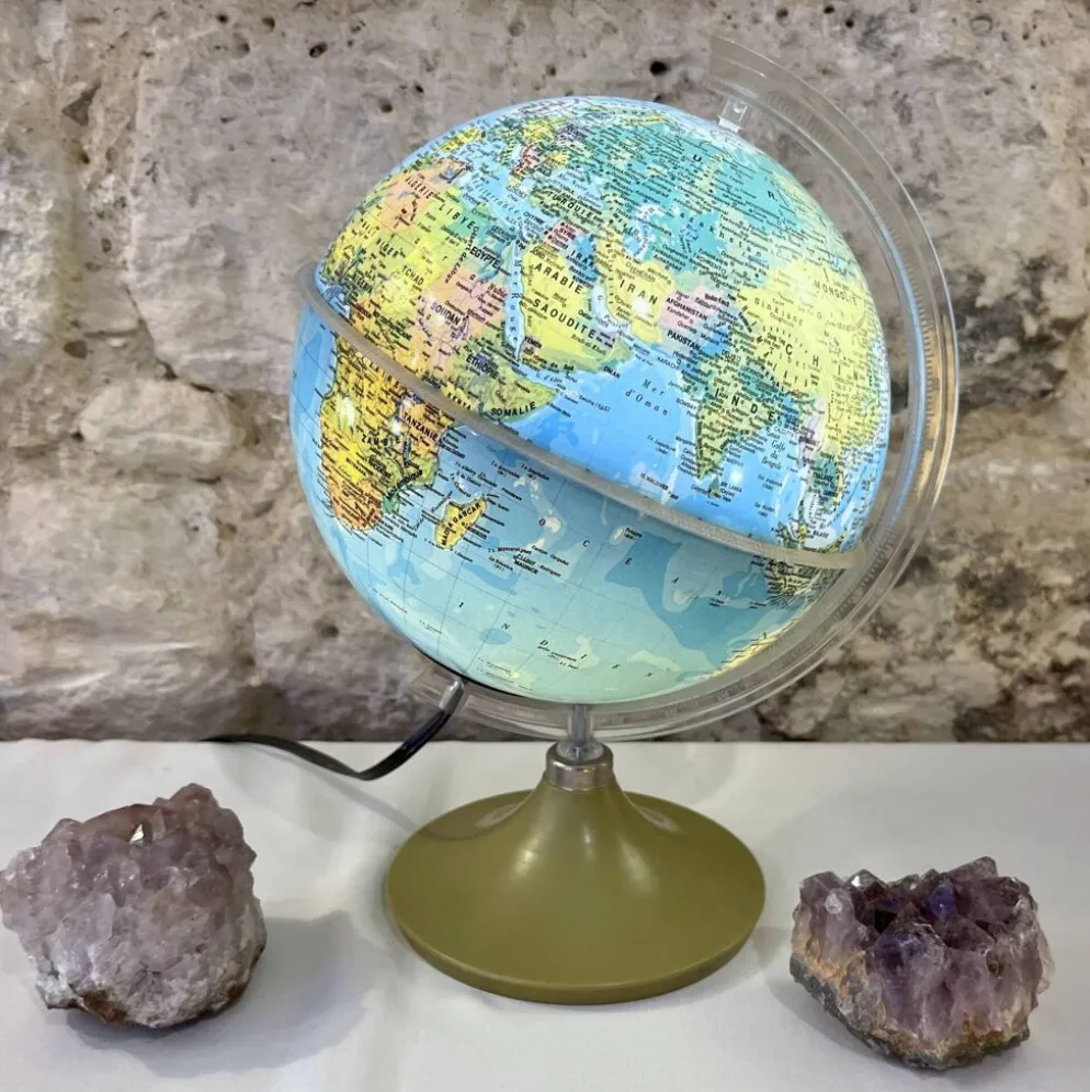 Mappemonde, globe terrestre lumineux ancien vintage