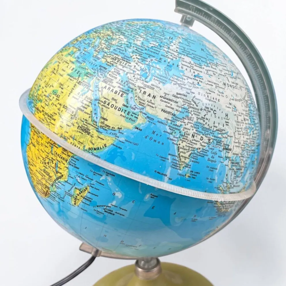 Mappemonde, globe terrestre lumineux ancien vintage