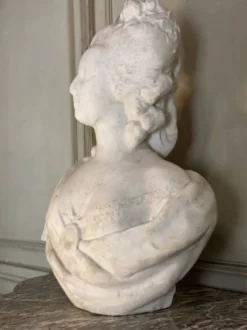 Marie-Antoinette, buste en marbre de Carrare