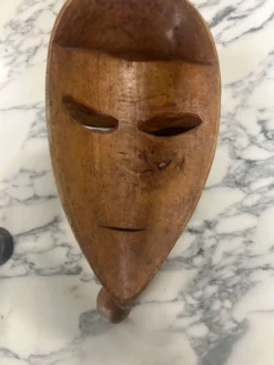 Masque africain bois clair
