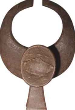 Masque africain en bois, symbolisant un buffle, Nigeria, 25x36cm