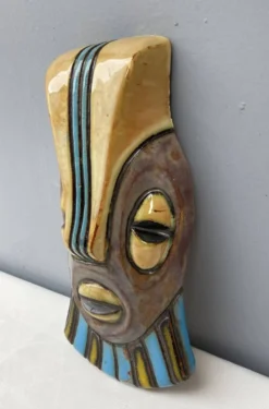 Masque africain en céramique