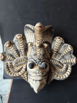 Masque balinais ancien en bois sculpté – Naga protecteur – Sculpture a