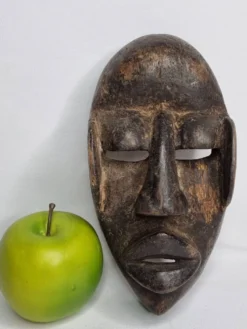 Masque Dan - Côte d'Ivoire - Milieu XXe siècle - Bois sculpté, 24 cm