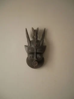 Masque de décoration tribal sculpture art africain ethnique