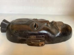 Masque en bois africain
