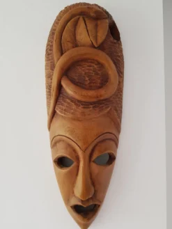 Masque en bois africain