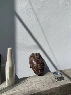 Masque en bois minimaliste oiseau