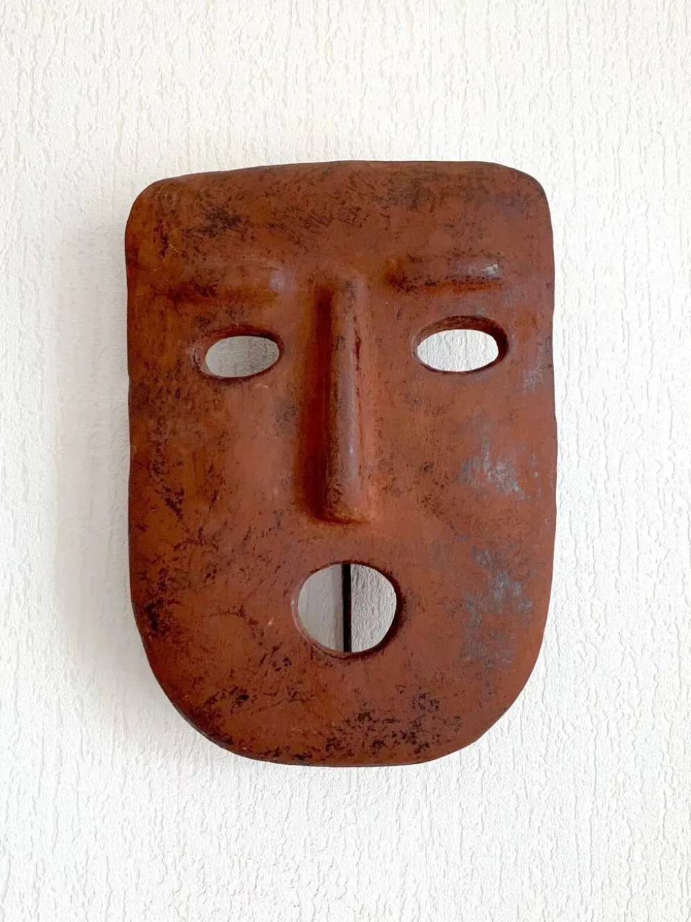 Masque en terre cuite italienne, années 60