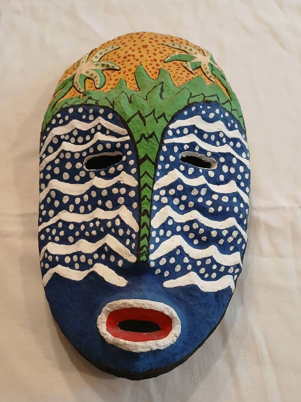 Masque ethnique en bois