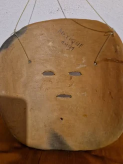 Masque folklore mexicain fait à la main en argile et terre cuite