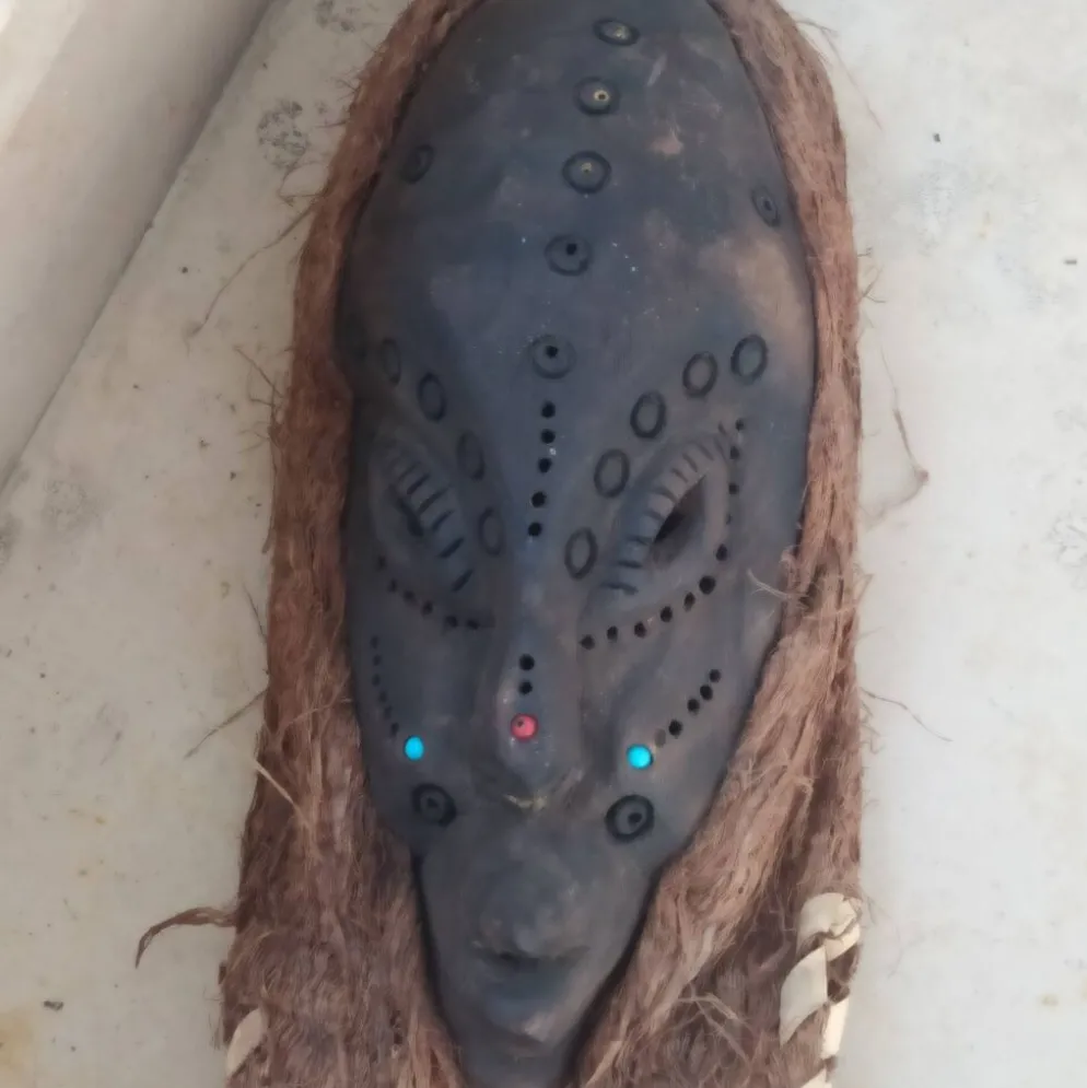 masque heaume de Nouvelle Guinée
