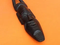 Masque à suspendre visage africain bois d'ébène