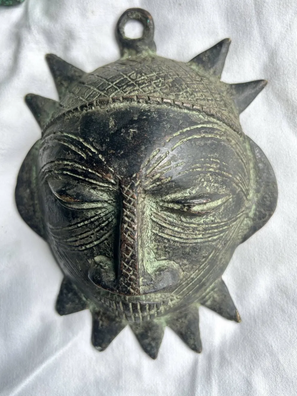 Masque Tikar en Bronze Fekima– Masque de Divinité | Art Africain