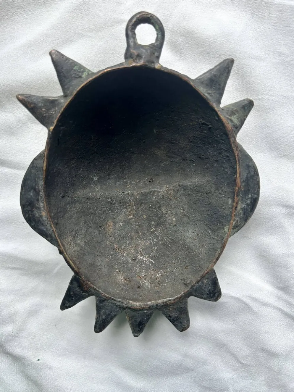 Masque Tikar en Bronze Fekima– Masque de Divinité | Art Africain