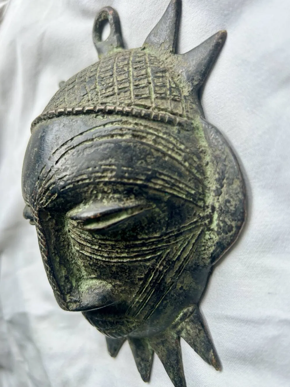 Masque Tikar en Bronze Fekima– Masque de Divinité | Art Africain