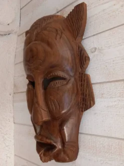 Masque tribal/ africain en bois