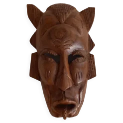 Masque tribal/ africain en bois