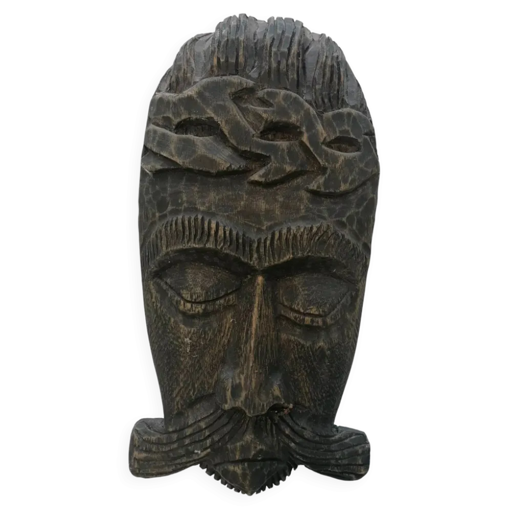 Masque tribal africain en bois sculpté – art ethnique décoratif