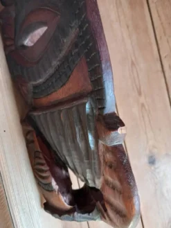 Masque tribal en bois