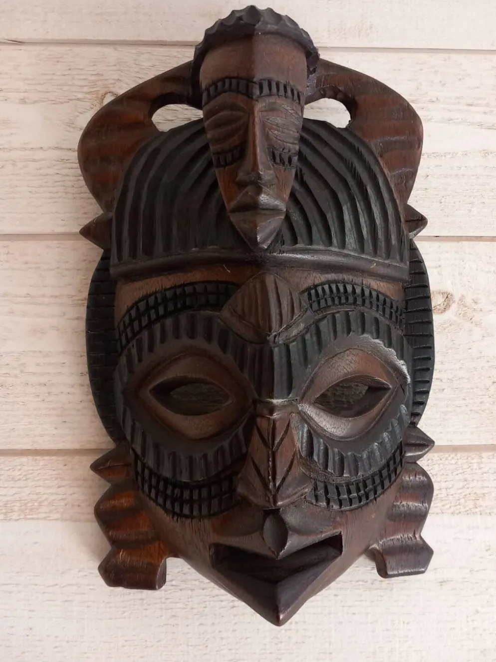 Masque tribal en bois