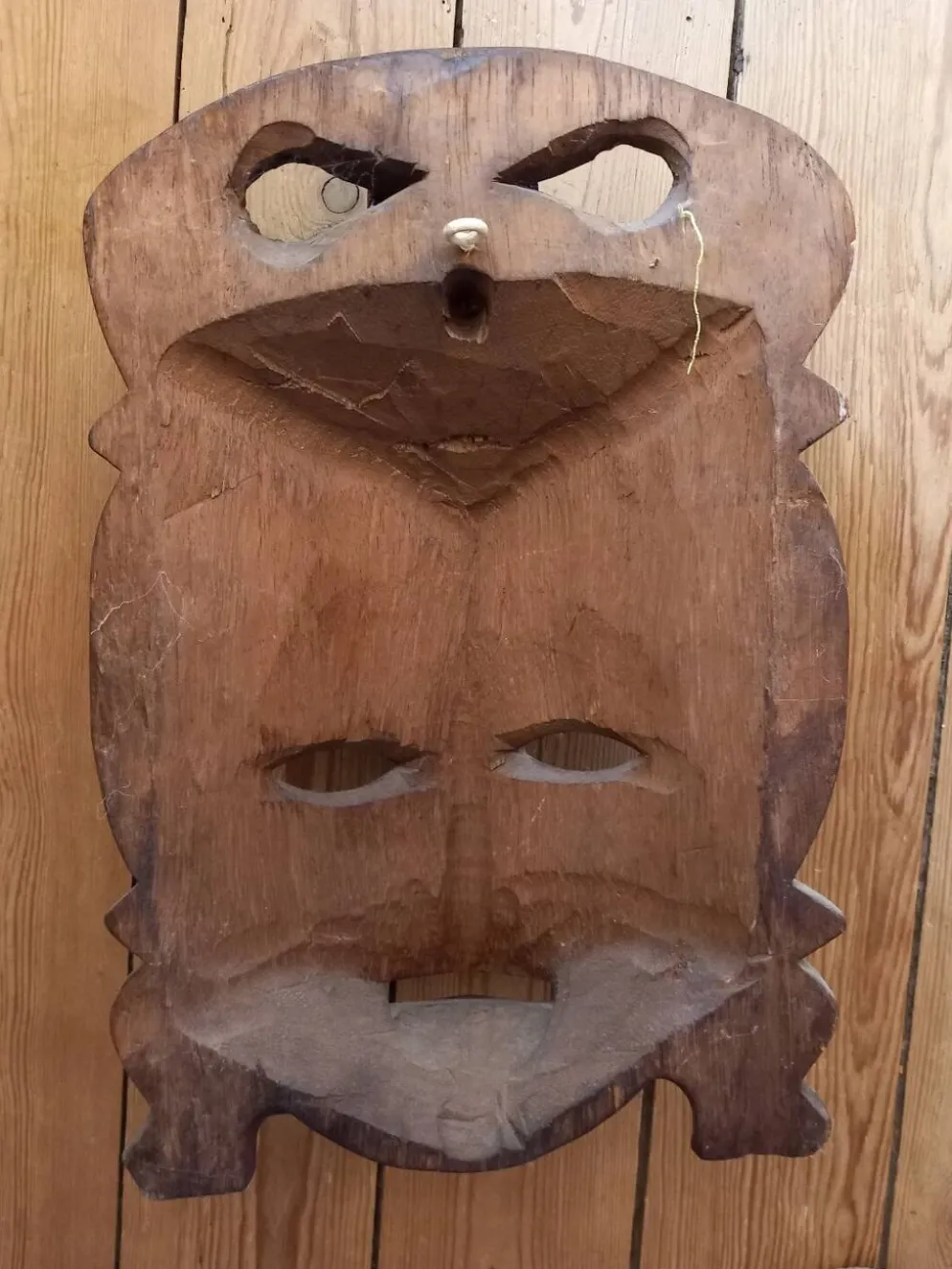 Masque tribal en bois