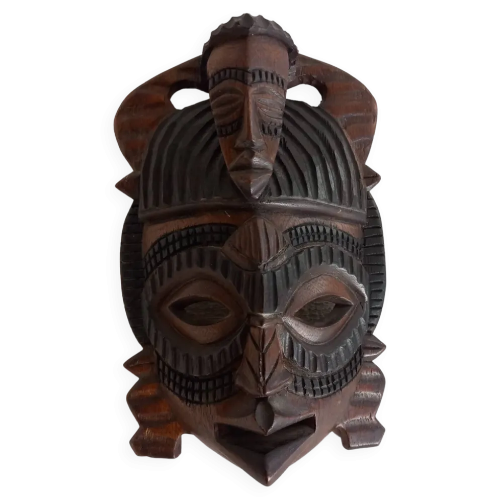 Masque tribal en bois