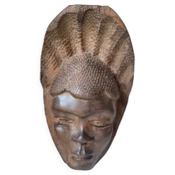 Masque tribal en bois