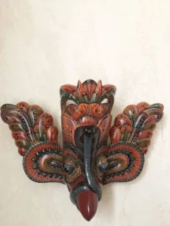 Masque triptyque en bois