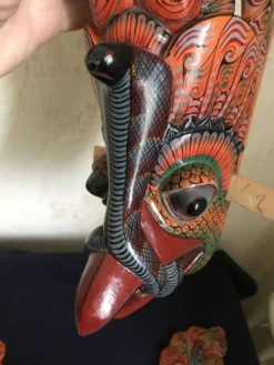 Masque triptyque en bois
