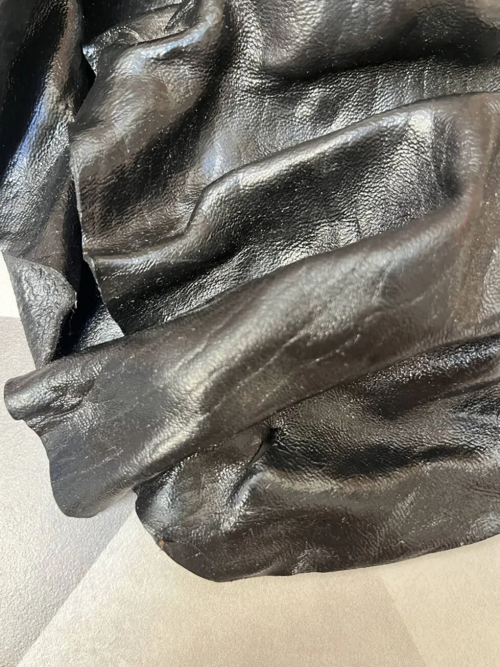 Masque vintage visage de femme en cuir