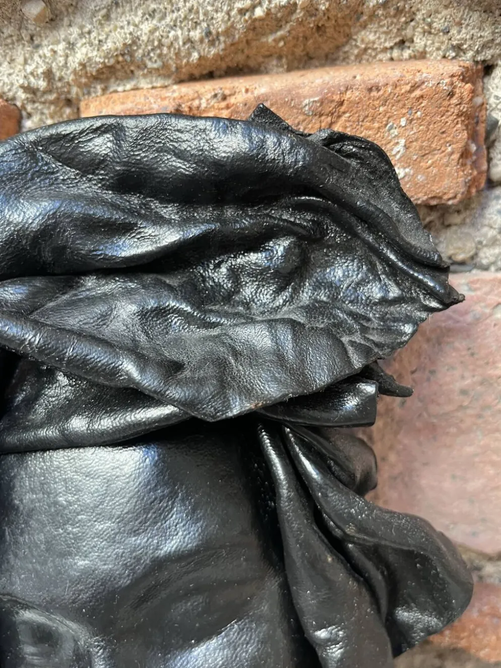 Masque vintage visage de femme en cuir