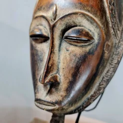 Masque Yohoure Lomane du groupe