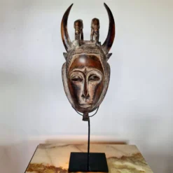 Masque Yohoure Lomane du groupe