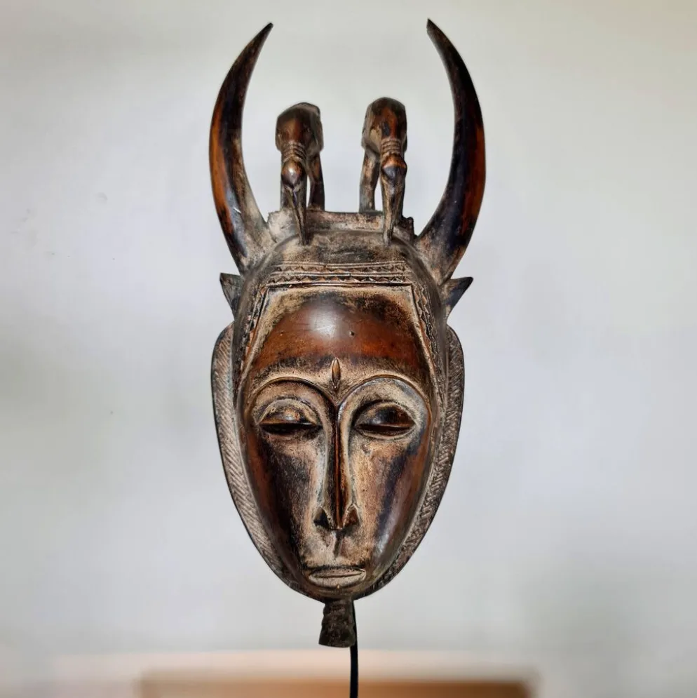 Masque Yohoure Lomane du groupe "je"