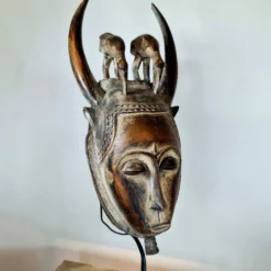 Masque Yohoure Lomane du groupe