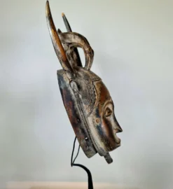 Masque Yohoure Lomane du groupe