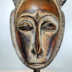 Masque Yohoure Lomane du groupe
