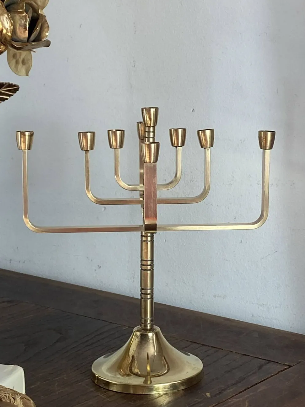 Menorah à neuf branches modulables en laiton