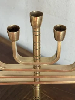 Menorah à neuf branches modulables en laiton