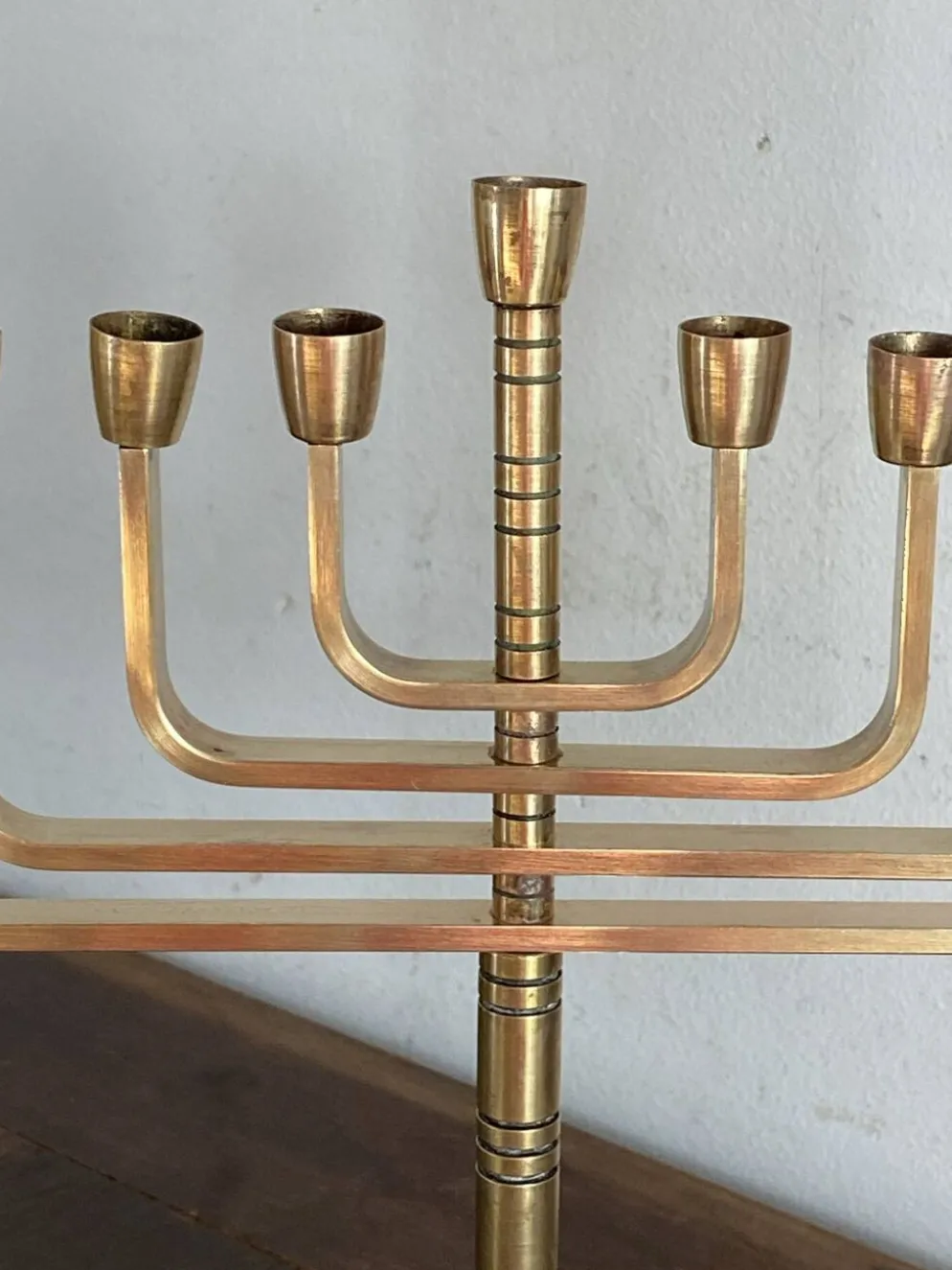 Menorah à neuf branches modulables en laiton