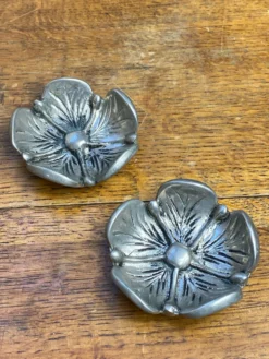 Mini cendriers lotus en metal argenté