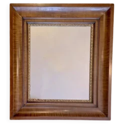 Miroir ancien à biseau dans un cadre en noyer, vers 1850