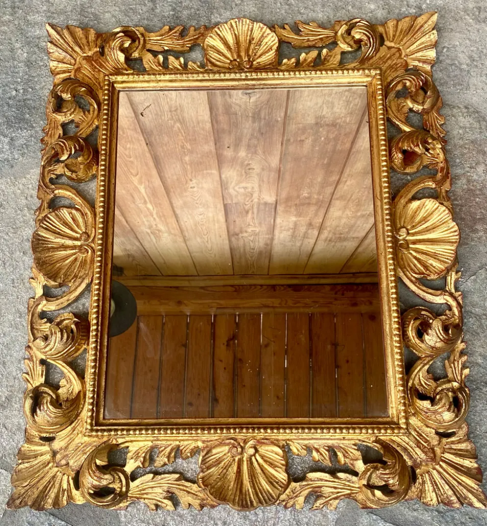 Miroir ancien en bois sculpté