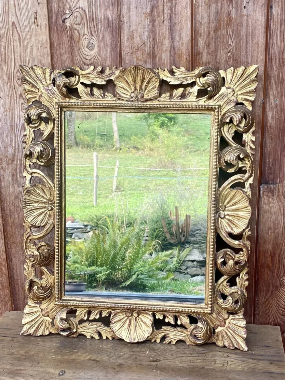 Miroir ancien en bois sculpté